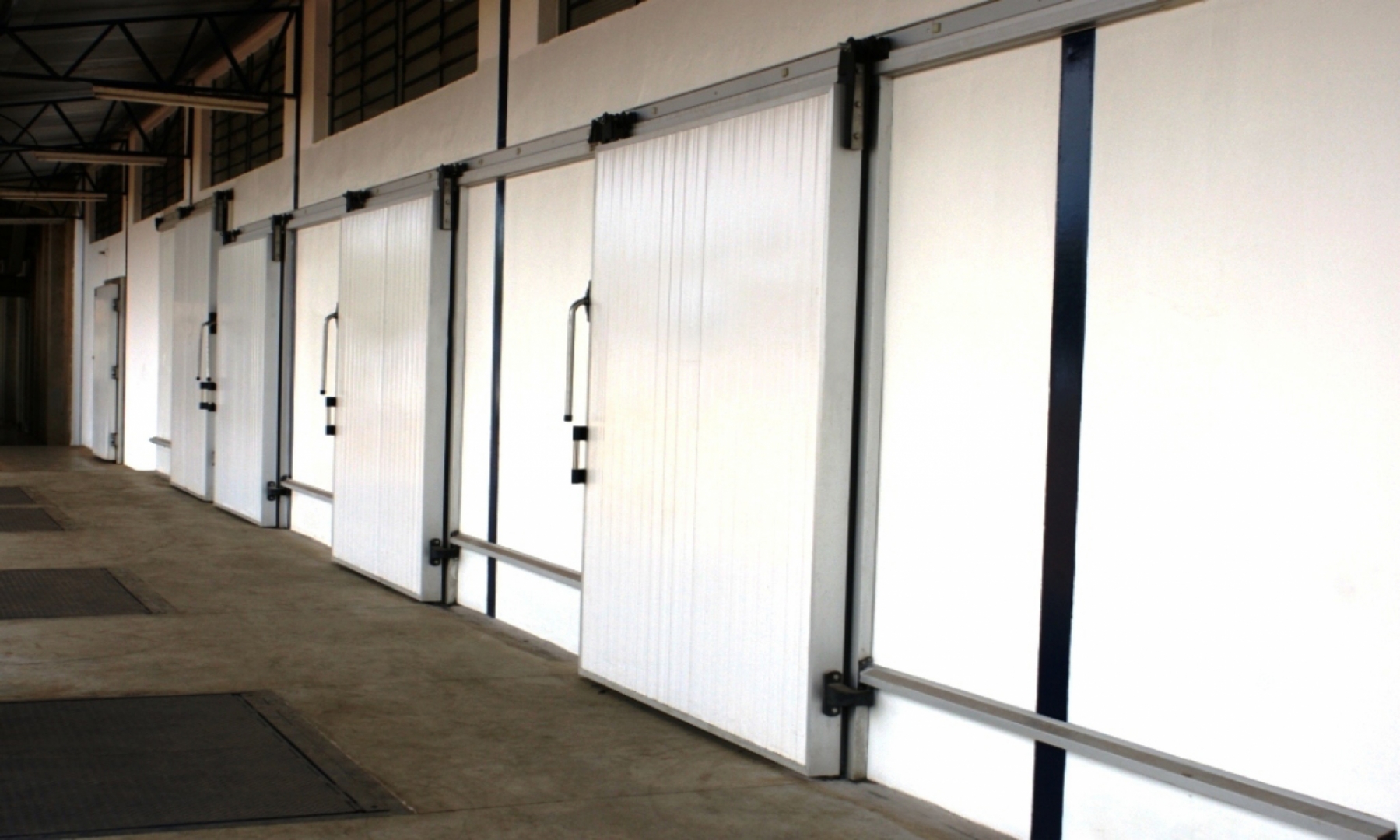 Porta Correr para C  mara Frigor  fica Fria MultiFrio Ribeir  o